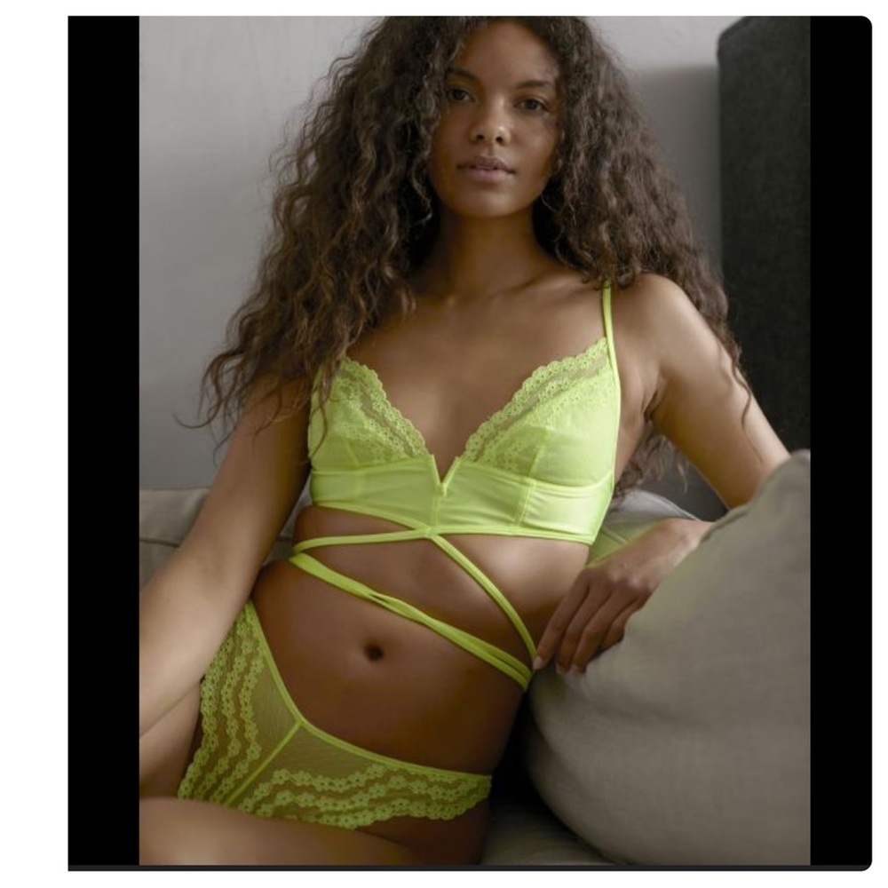 Urban outfitters daisy mesh plunge wrap bra yellow NWT